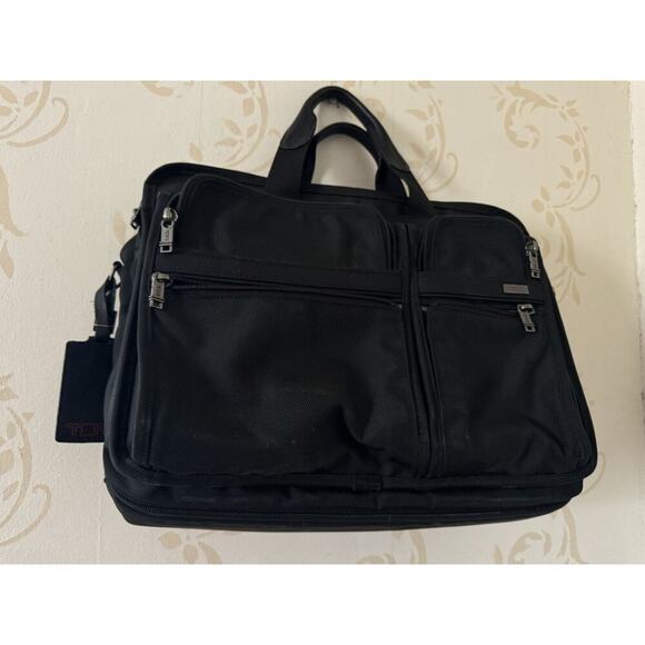 Tumi 3 Expandable Organizer Laptop Briefcase LN - Used Twice - Picture 6 of 7
